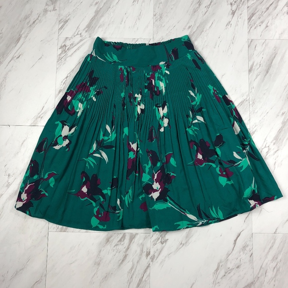 Merona Dresses & Skirts - Green Floral Print Knee Length Circle Skirt